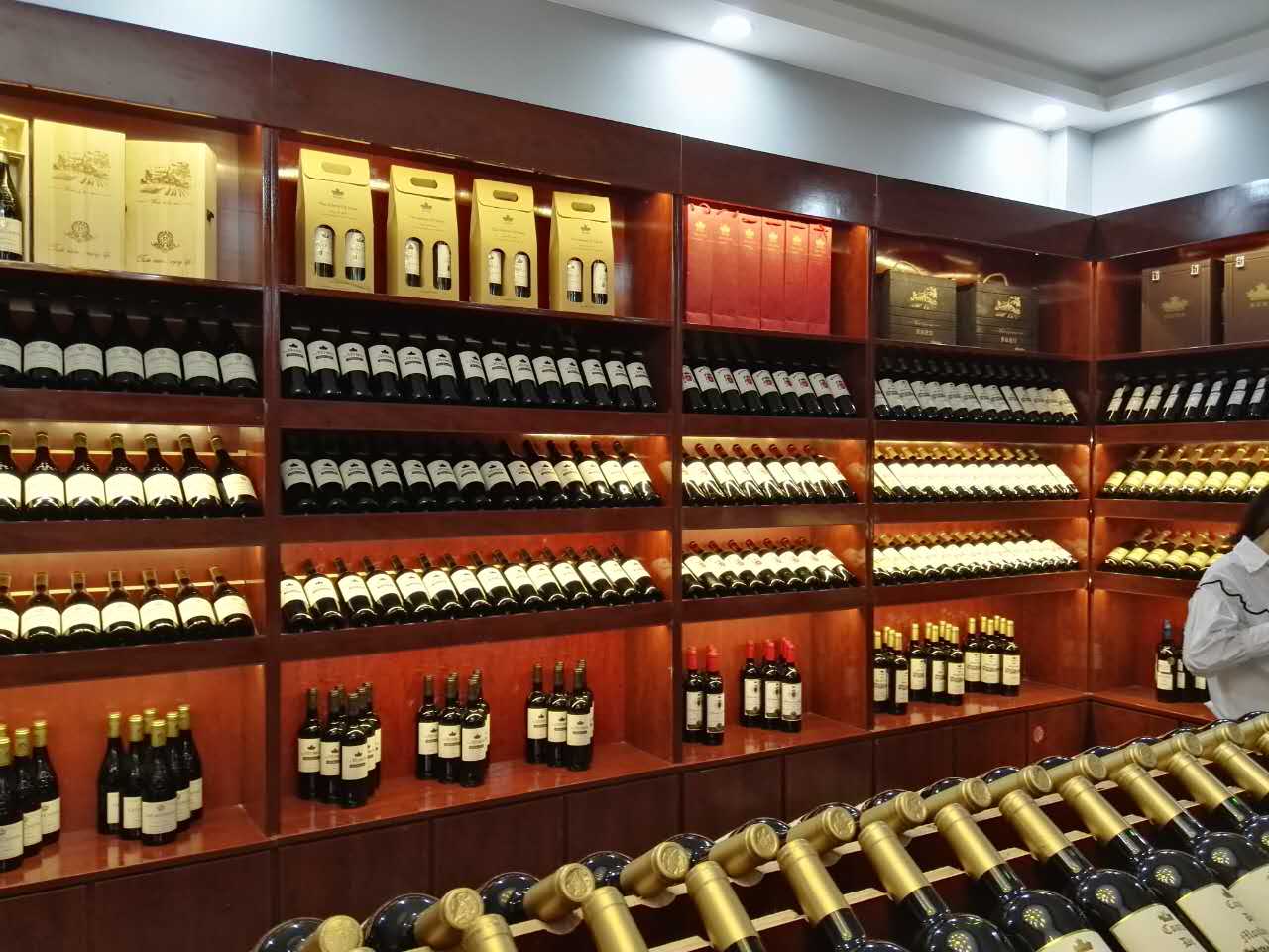 代理進口紅酒生意選擇怎樣的品牌?